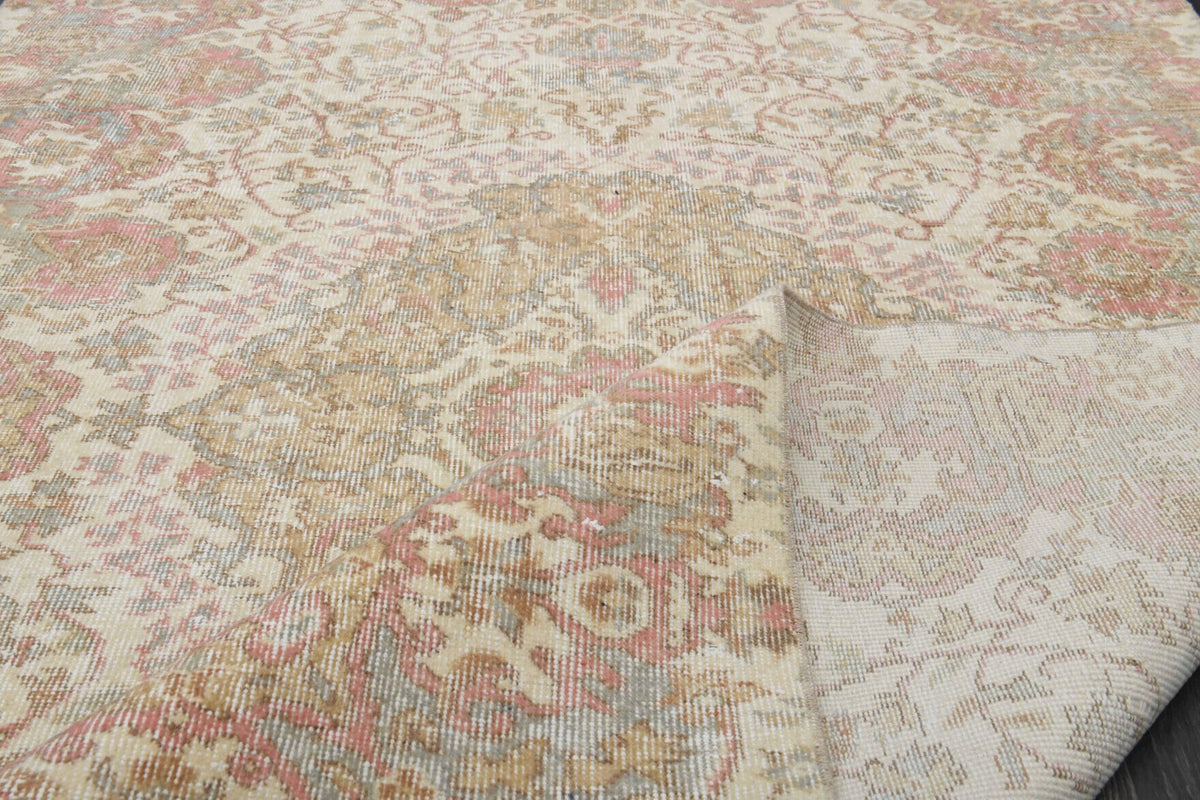 El yapımı vintage halı 163x272 cm oryantal desenli yün - ışık altında renk detayı