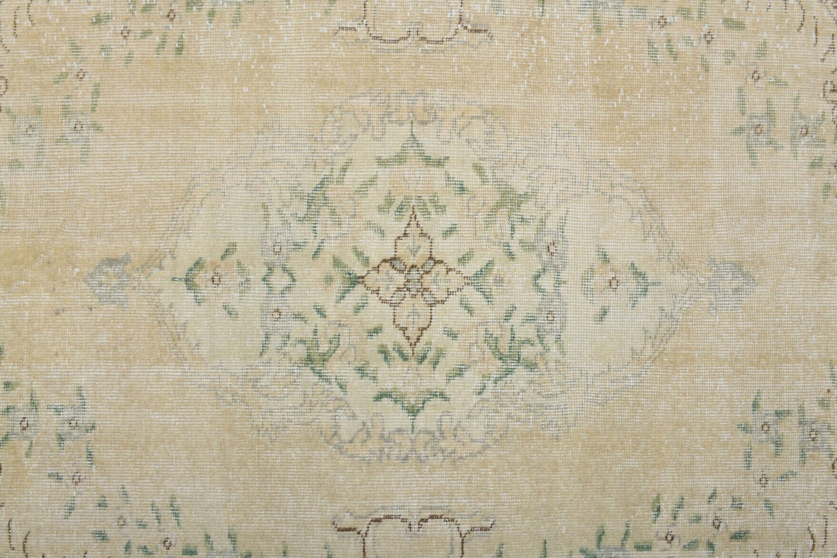 El yapımı vintage halı 152x244 cm oryantal desenli yün - açık alan görünümü