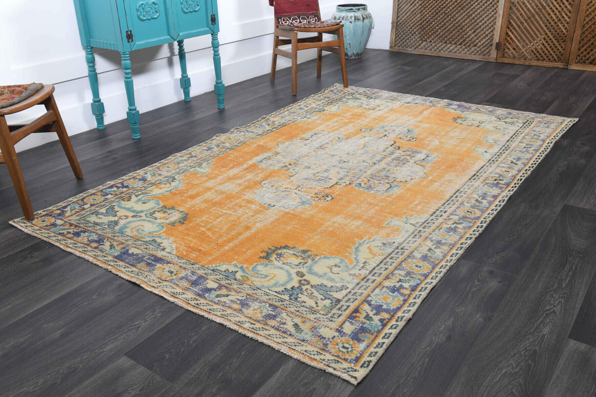 El yapımı vintage halı 168x262 cm oryantal desenli yün - yakın çekim doku detayı