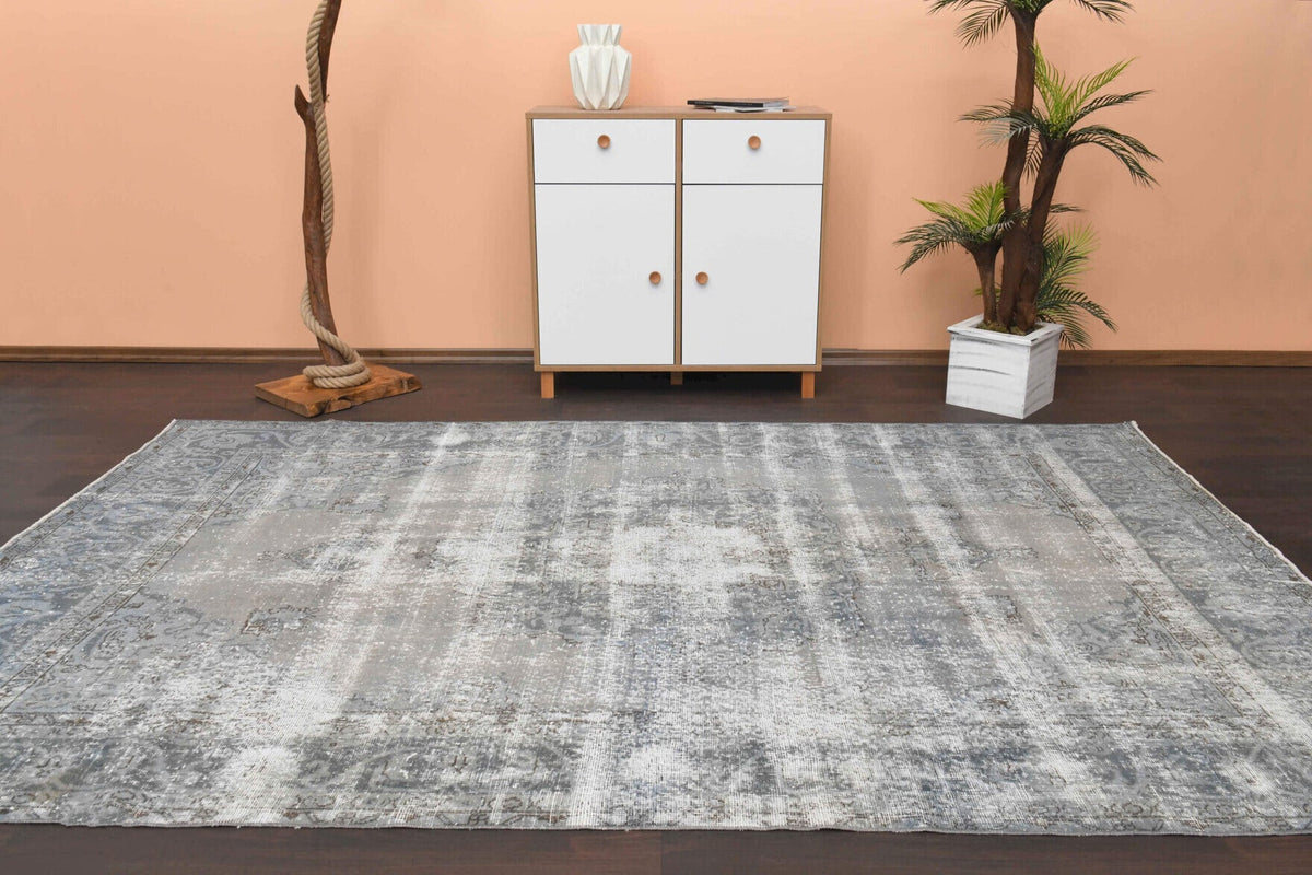 El yapımı vintage halı 198x307 cm oryantal desenli yün - mekan görünümü