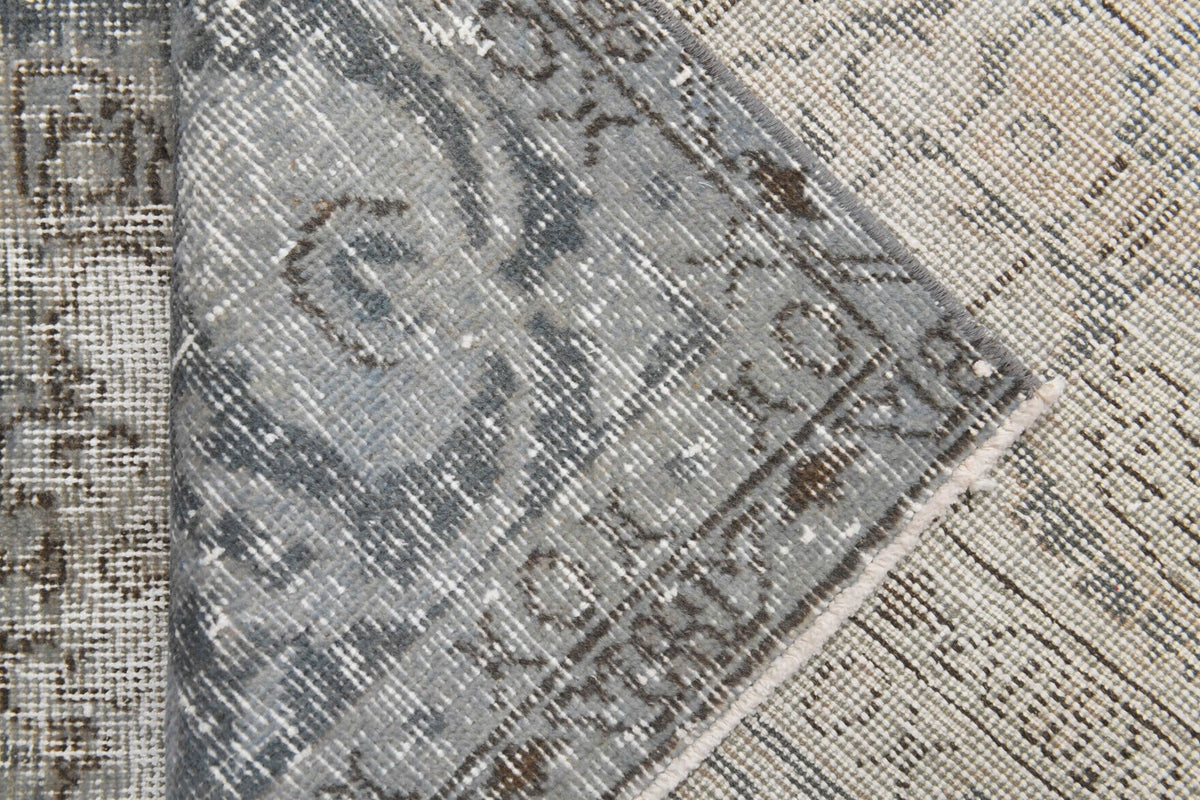 El yapımı vintage halı 198x307 cm oryantal desenli yün - ışık altında renk detayı