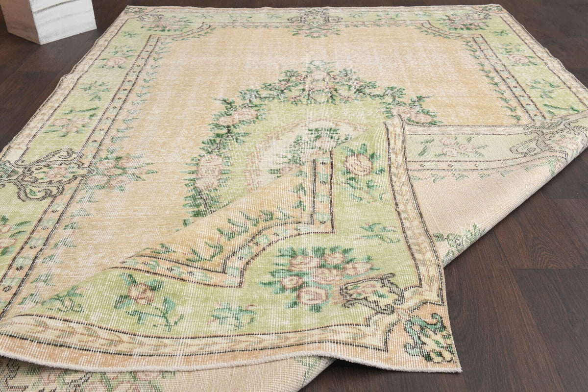 El yapımı vintage halı 185x287 cm oryantal desenli yün - ışık altında renk detayı
