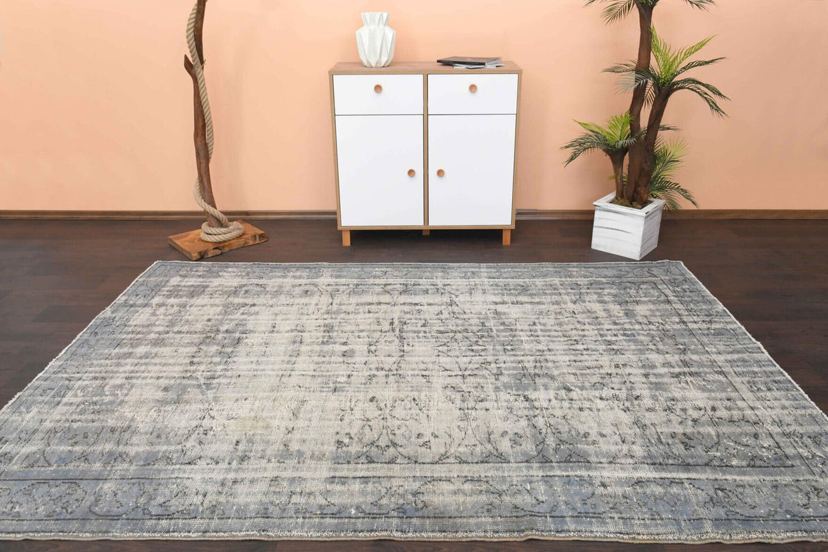 El yapımı vintage halı 183x274 cm soyut desenli yün - mekan görünümü