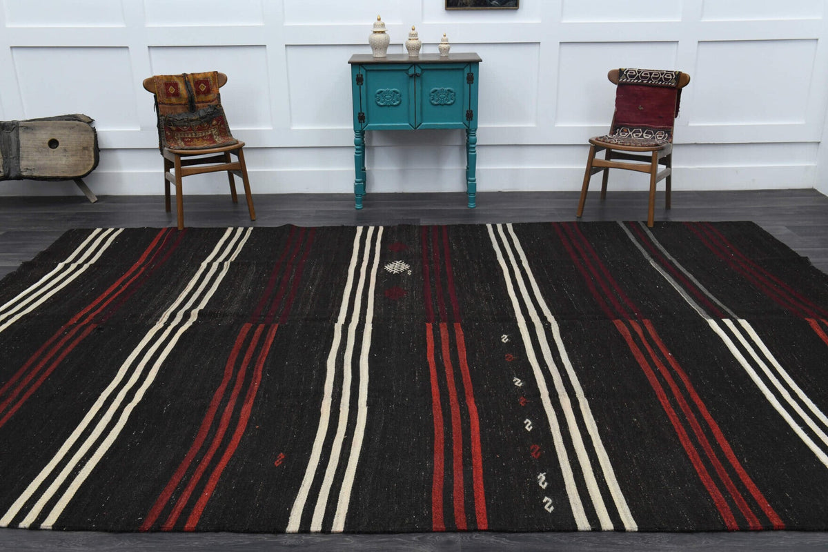 El yapımı vintage halı 274x399 cm çizgili desenli yün - kenar ve saçak detayı
