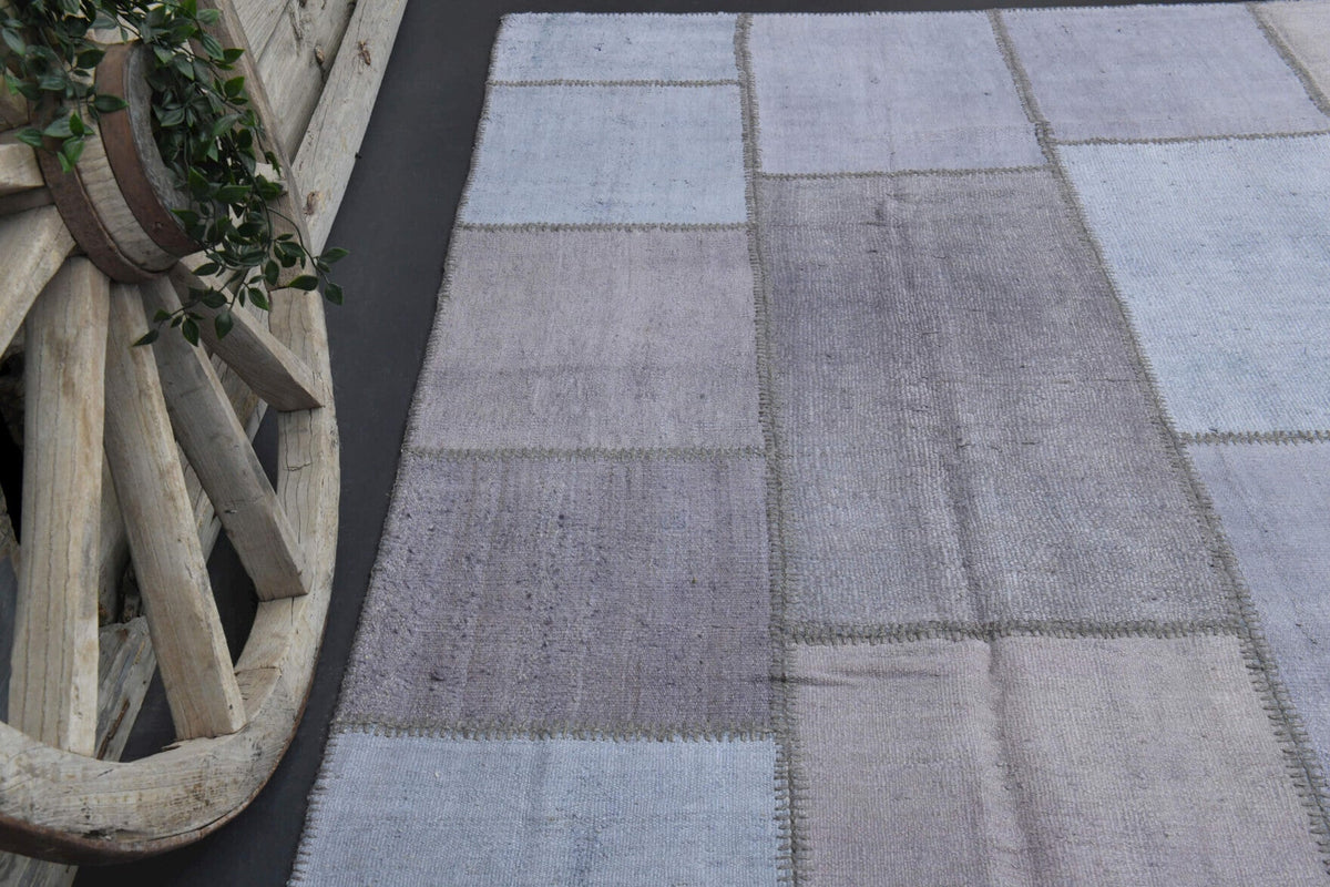 El yapımı vintage halı 292x396 cm patchwork desenli yün - açık alan görünümü