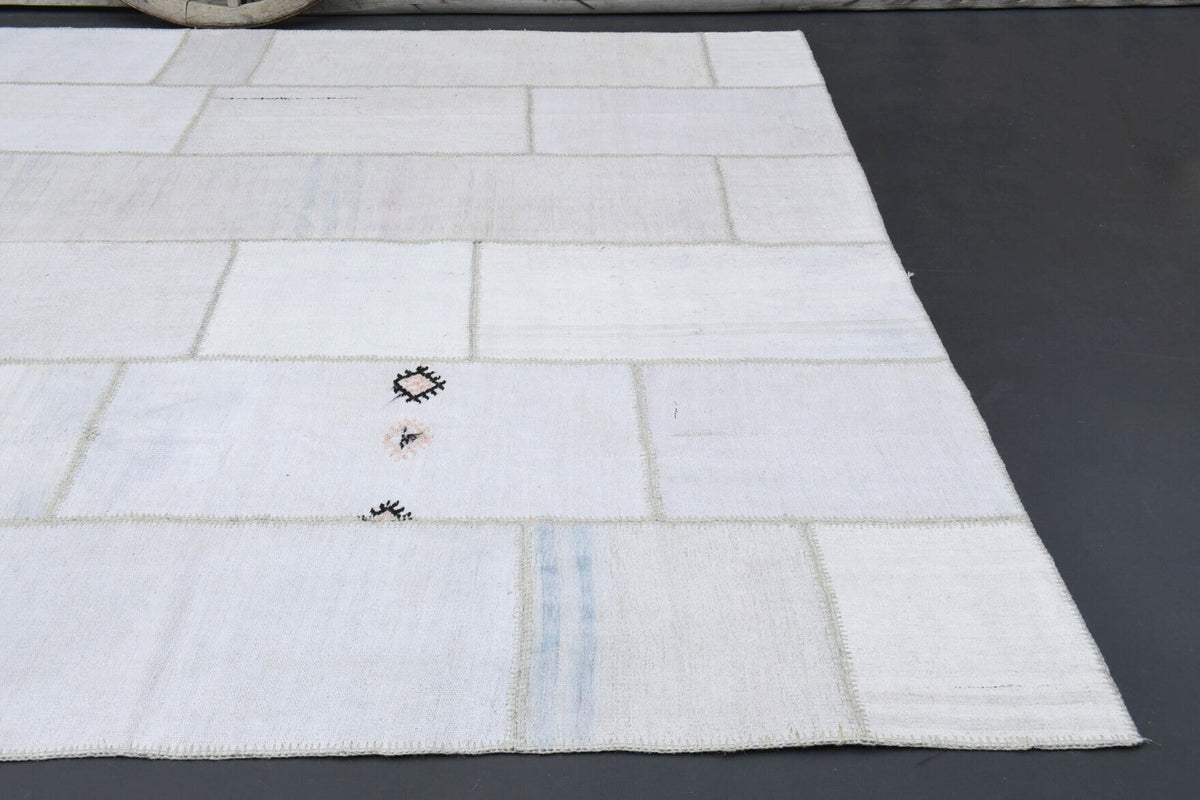 El yapımı vintage halı 295x394 cm düz desenli yün - mekan görünümü