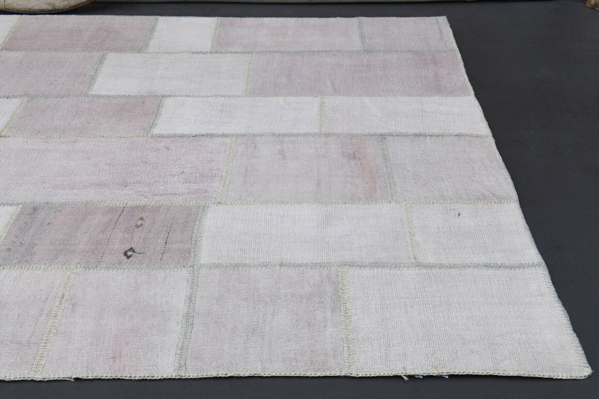 El yapımı vintage halı 218x368 cm düz desenli yün - mekan görünümü