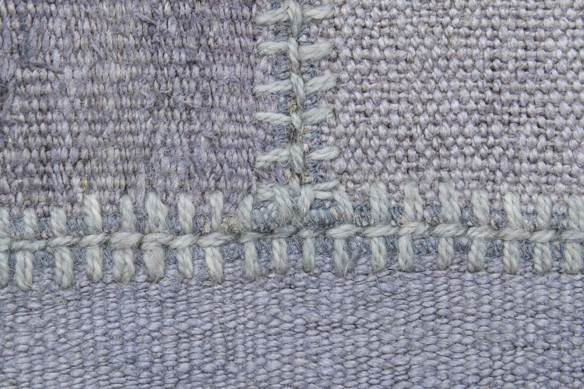 El yapımı vintage halı 300x394 cm düz desenli yün - ışık altında renk detayı