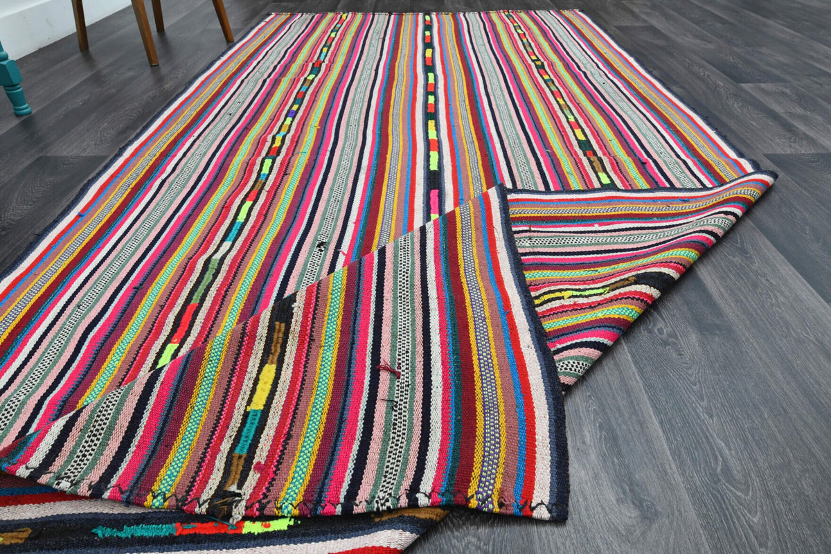 El yapımı vintage halı 170x353 cm çizgili desenli yün - ışık altında renk detayı