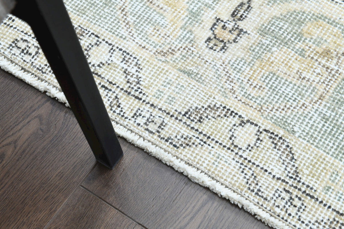 El yapımı vintage halı 213x335 cm oryantal desenli yün - mekan görünümü