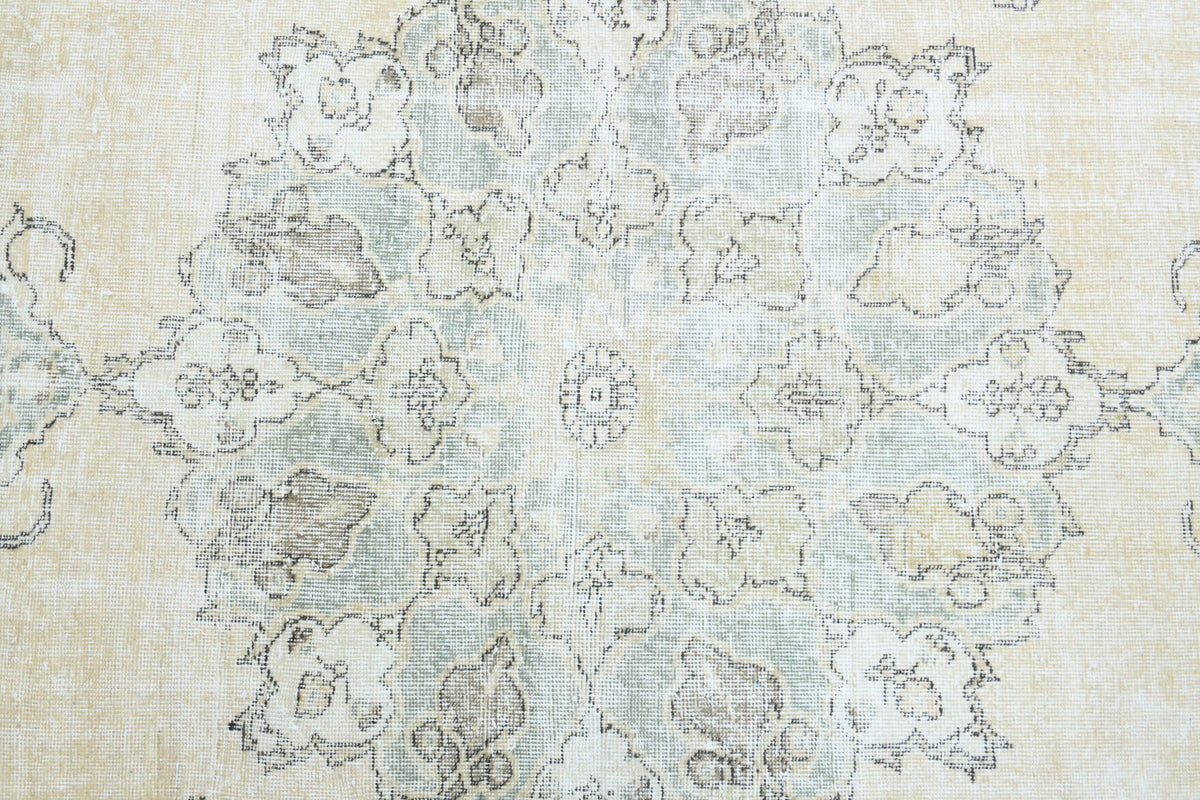 El yapımı vintage halı 213x335 cm oryantal desenli yün - açık alan görünümü
