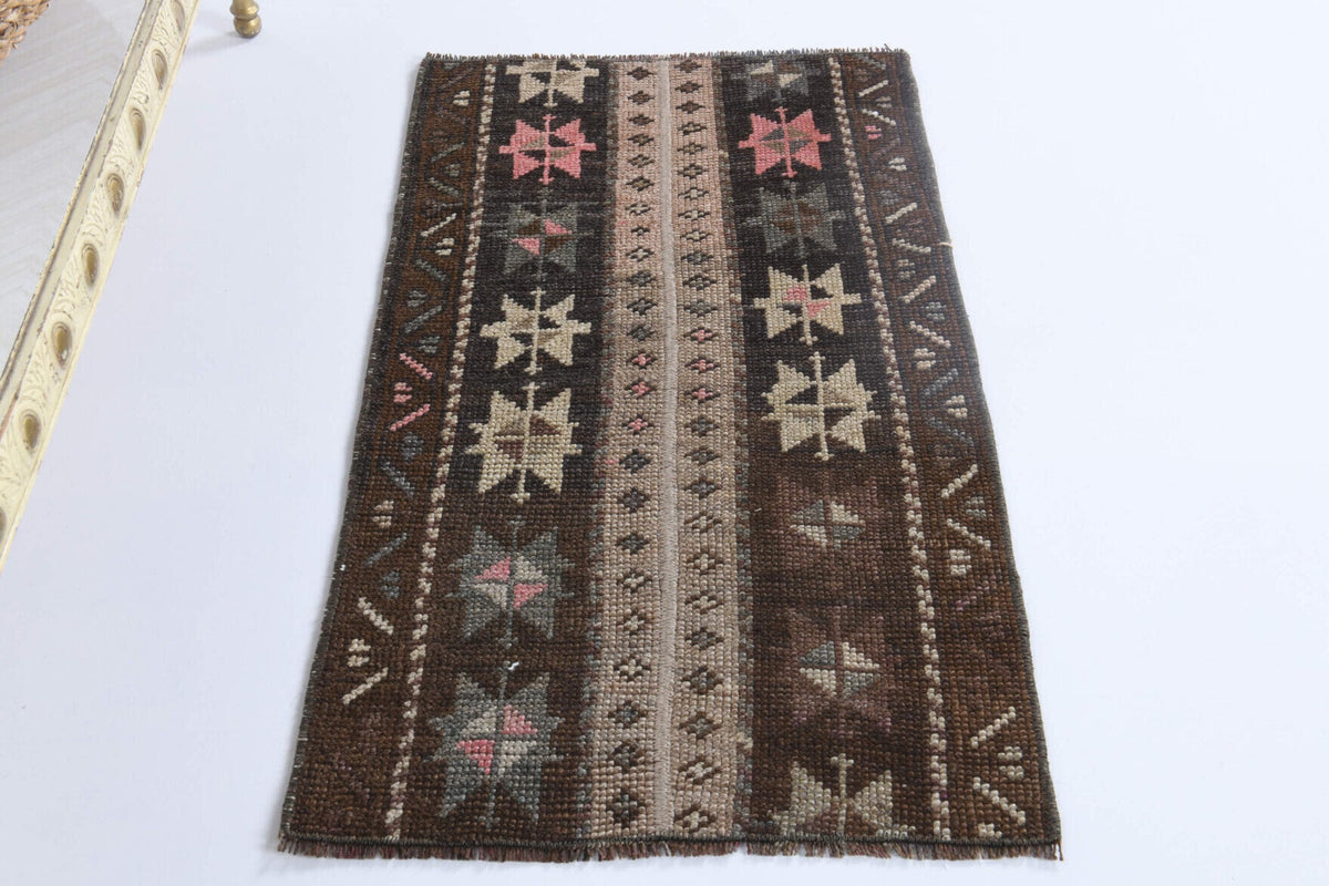 El yapımı vintage halı 48x86 cm i̇kat desenli yün - üstten görünüm