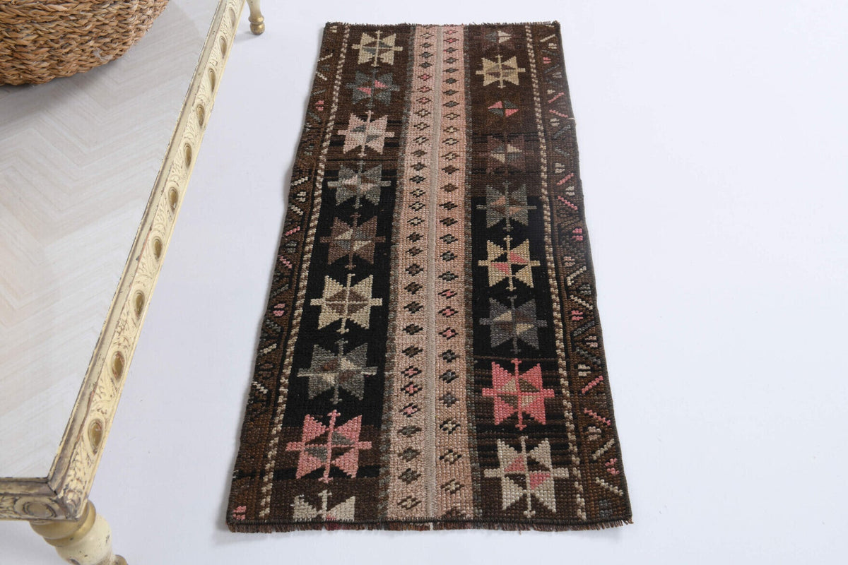 El yapımı vintage halı 43x94 cm tribal desenli yün - üstten görünüm