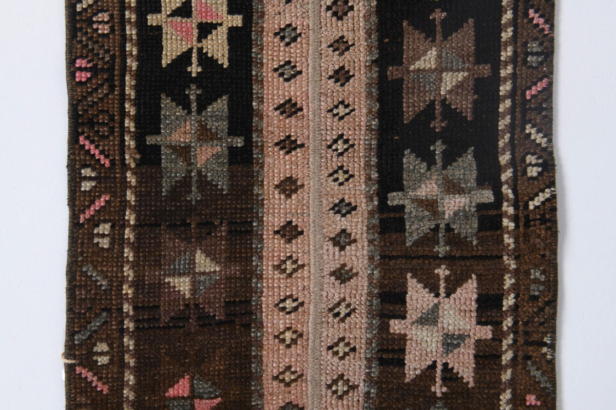 El yapımı vintage halı 43x94 cm tribal desenli yün - kenar ve saçak detayı