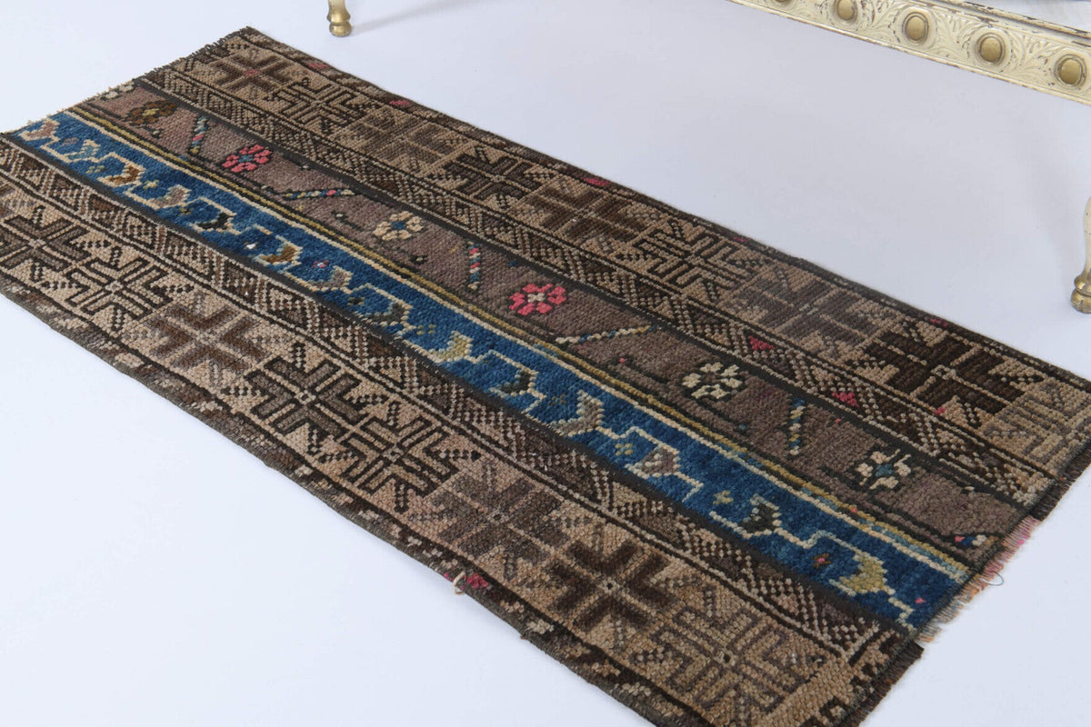 El yapımı vintage halı 51x107 cm i̇kat desenli yün - yakın çekim doku detayı