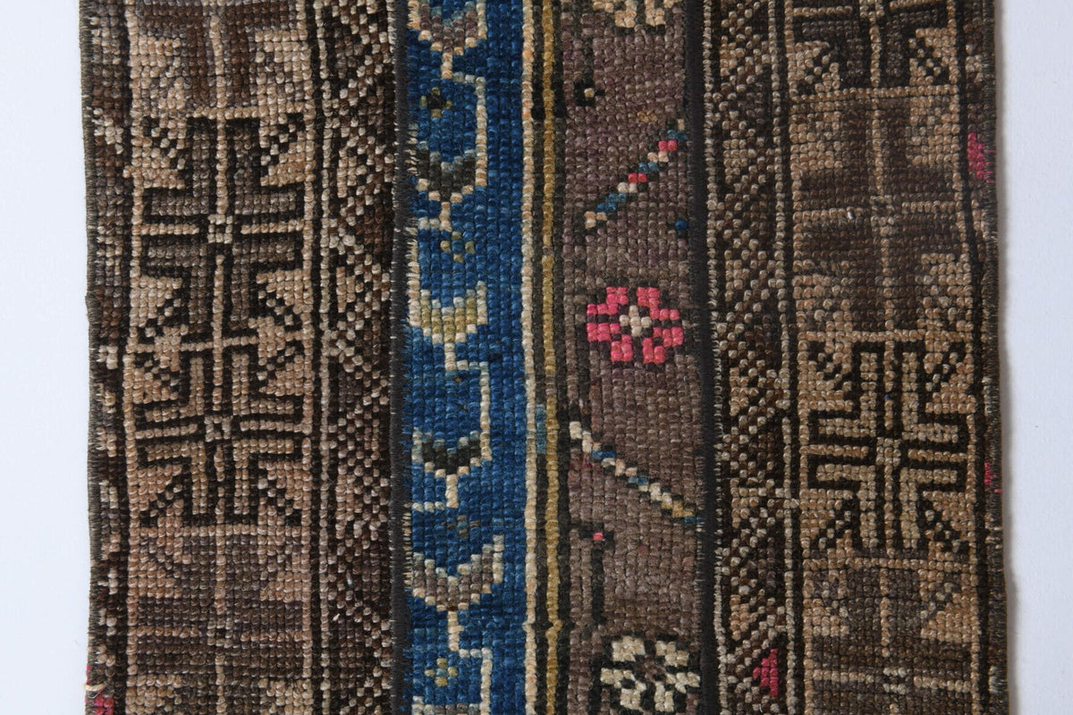 El yapımı vintage halı 51x107 cm i̇kat desenli yün - kenar ve saçak detayı
