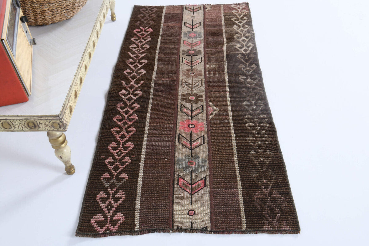 El yapımı vintage halı 64x135 cm oryantal desenli yün - üstten görünüm
