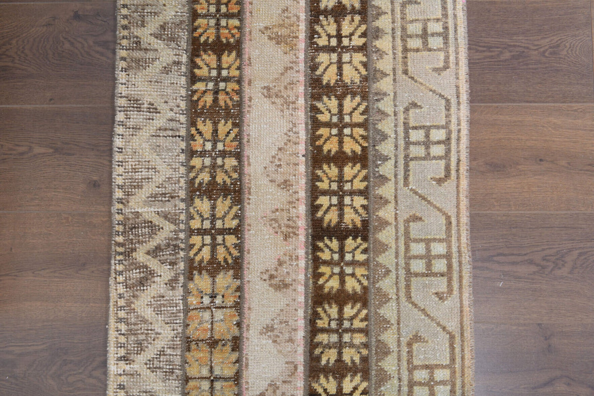 El yapımı vintage yolluk 61x262 cm i̇kat desenli yün - yakın çekim doku detayı