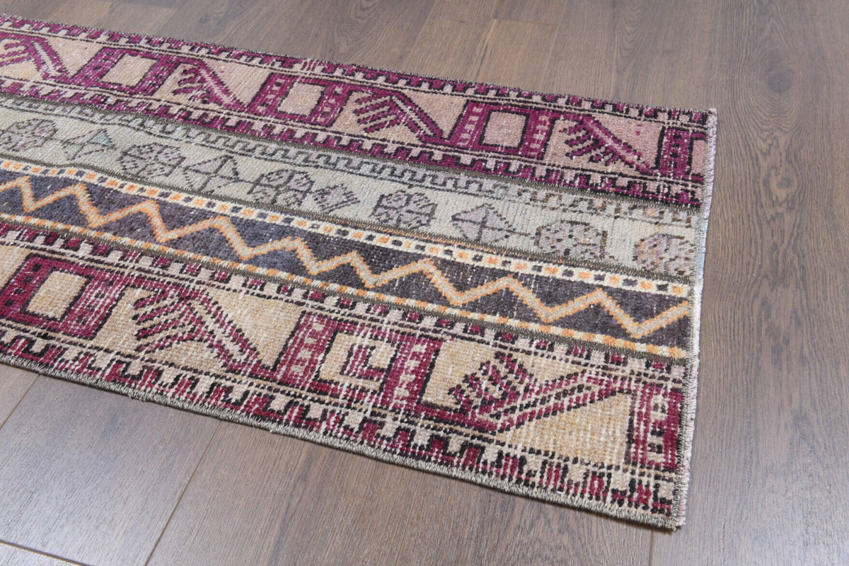 El yapımı vintage halı 56x150 cm oryantal desenli yün - desen detayı