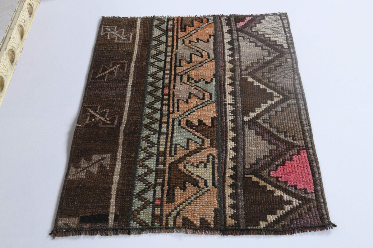 El yapımı vintage halı 51x64 cm tribal desenli yün - üstten görünüm