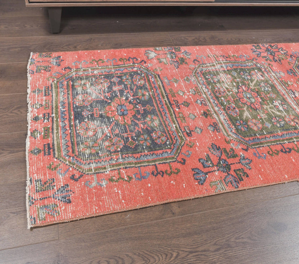 El yapımı vintage yolluk 79x259 cm geometrik desenli yün - yakın çekim doku detayı