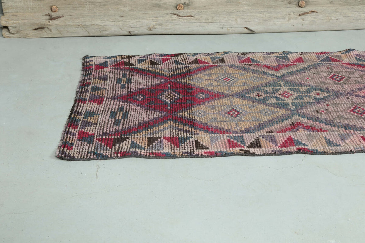 El yapımı vintage yolluk 76x345 cm i̇kat desenli yün - yakın çekim doku detayı