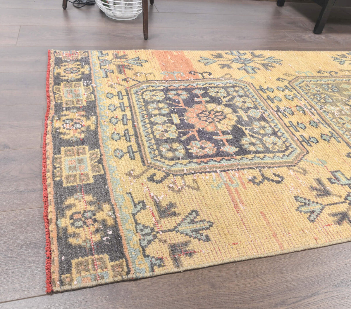 El yapımı vintage yolluk 91x340 cm i̇kat desenli yün - kenar ve saçak detayı