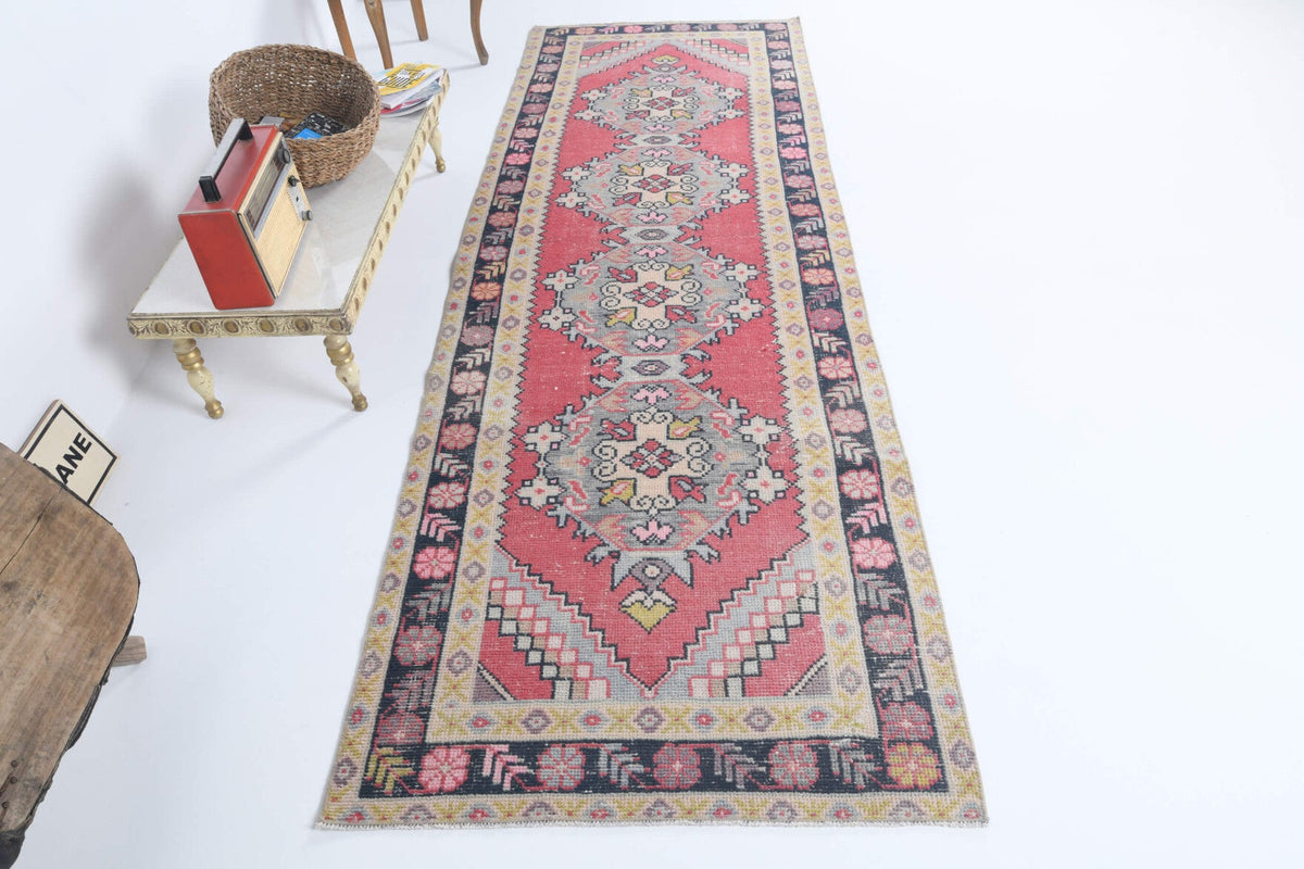 El yapımı vintage yolluk 97x287 cm oryantal desenli yün - ışık altında renk detayı