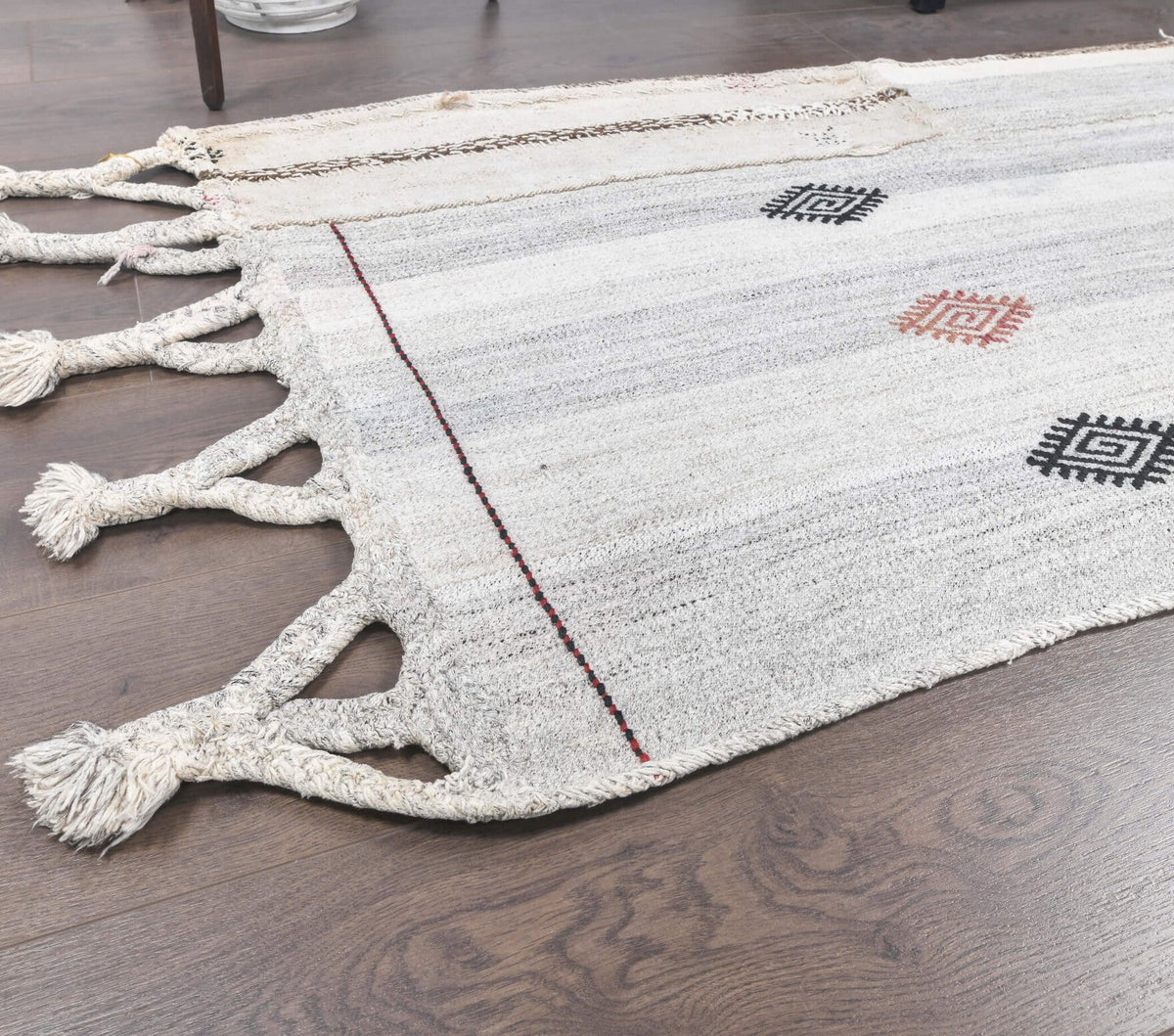 El yapımı vintage yolluk 79x249 cm düz desenli yün - kenar ve saçak detayı