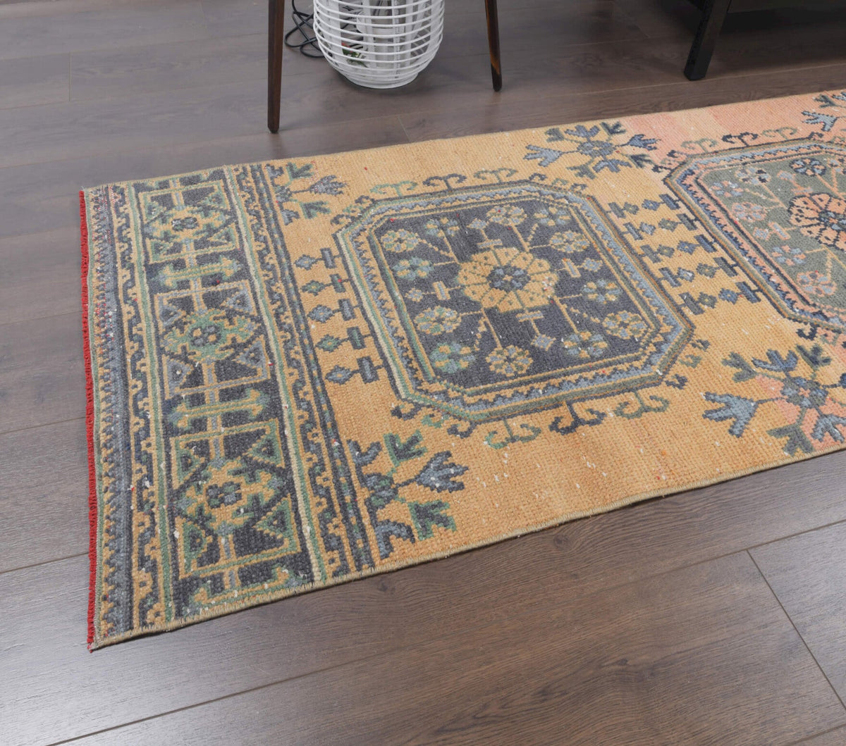 El yapımı vintage yolluk 79x351 cm çiçek desenli desenli yün - kenar ve saçak detayı