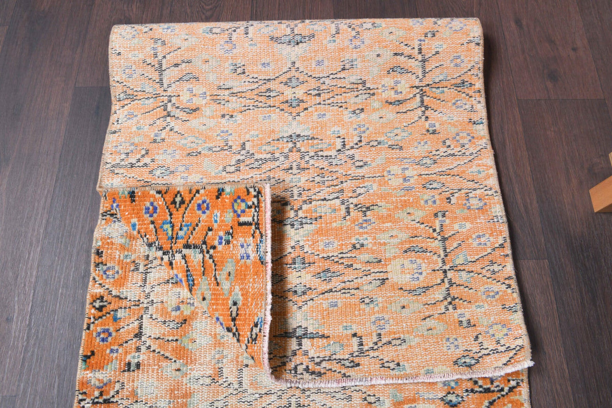 El yapımı vintage yolluk 66x310 cm çiçek desenli desenli yün - açık alan görünümü