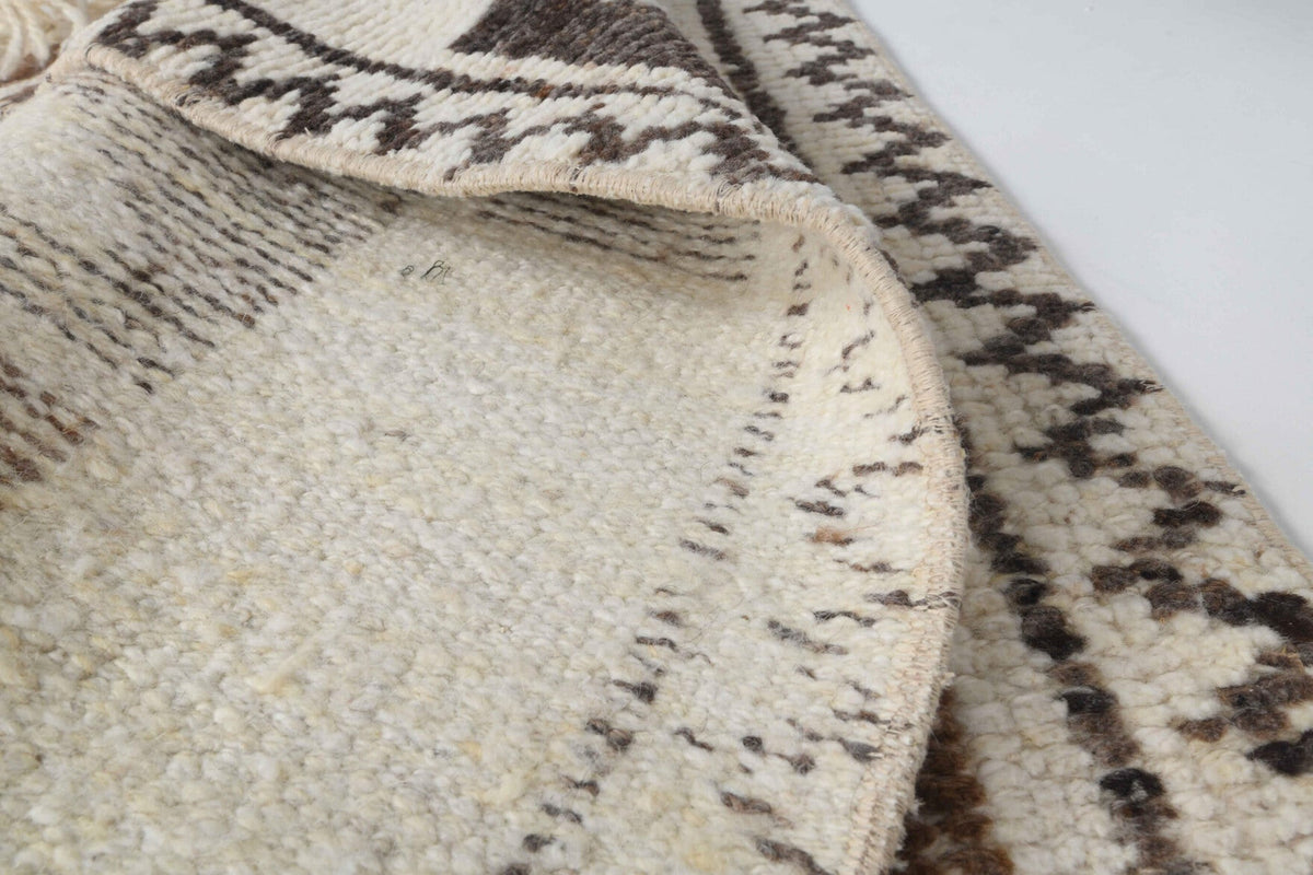 El yapımı vintage yolluk 81x300 cm i̇kat desenli yün - ışık altında renk detayı
