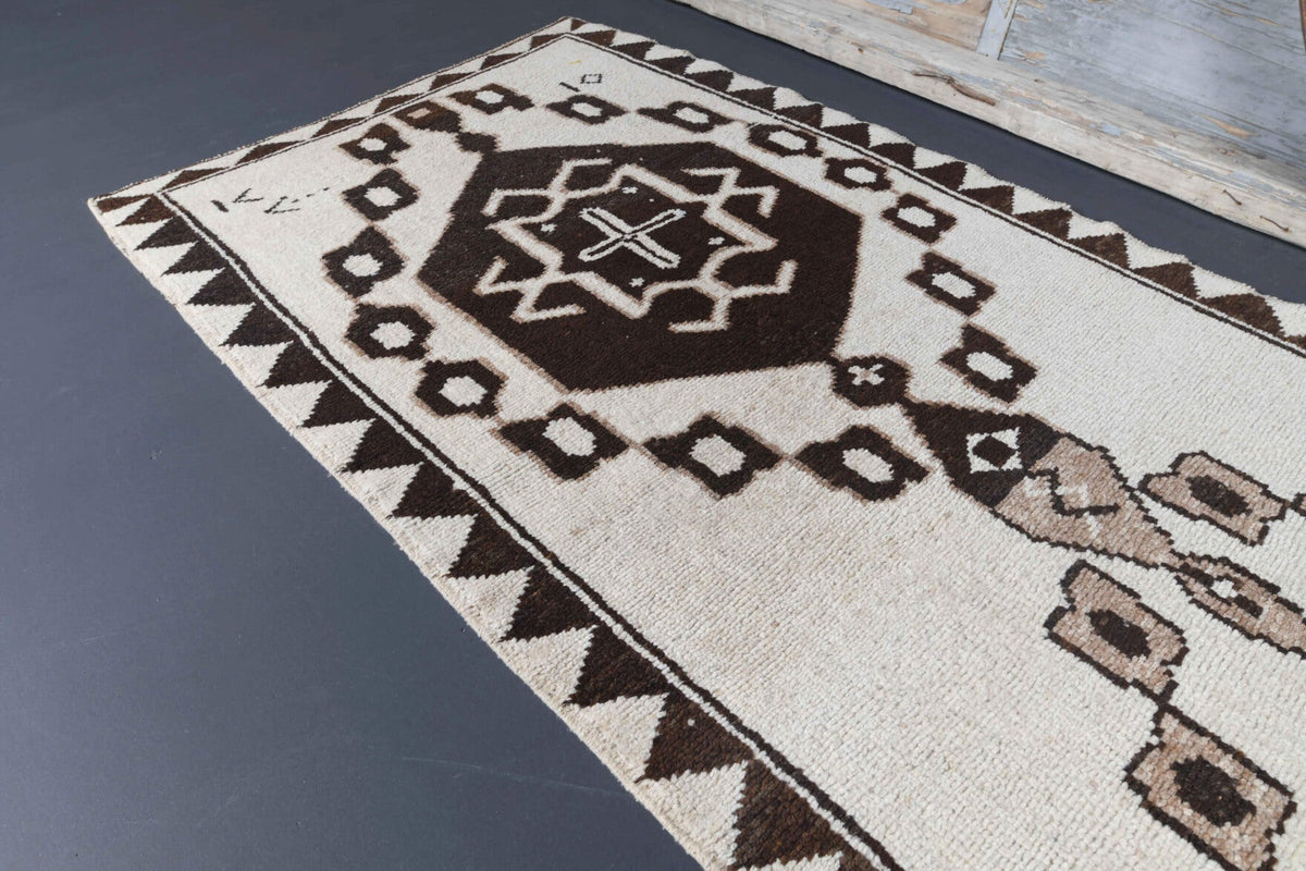 El yapımı vintage yolluk 102x320 cm oryantal desenli yün - yakın çekim doku detayı