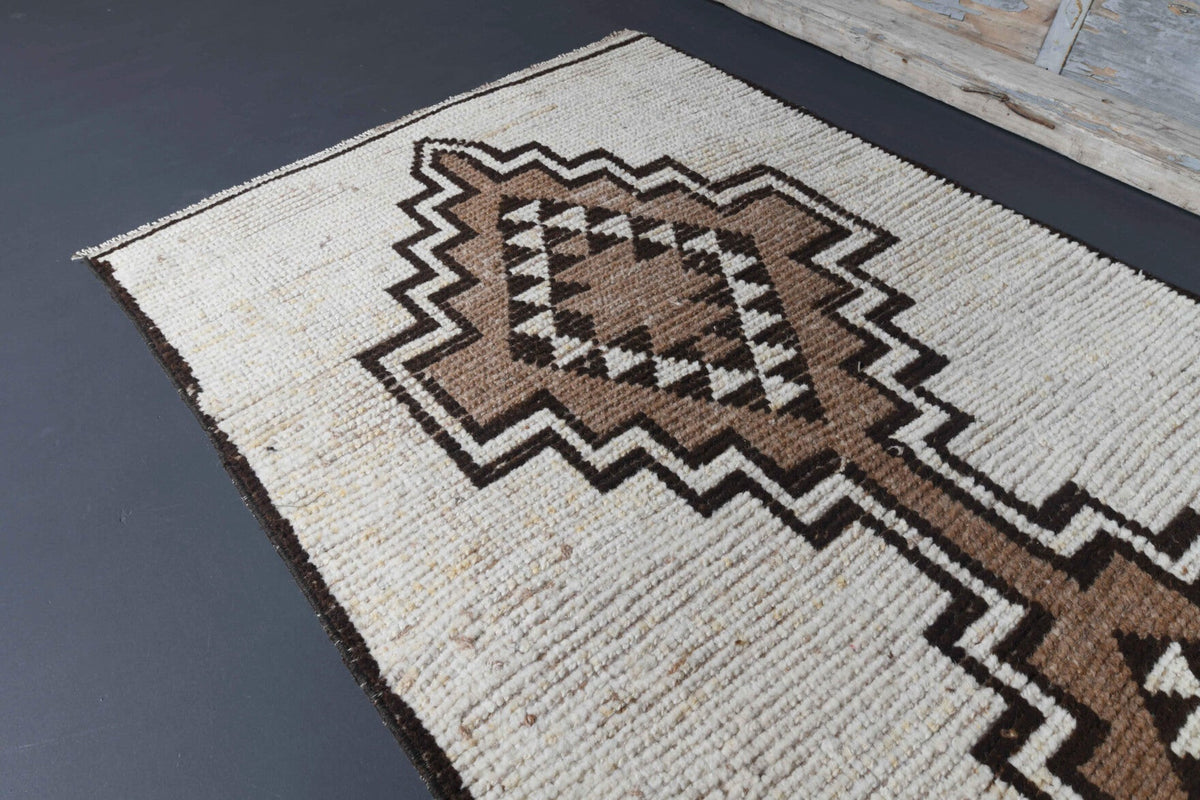 El yapımı vintage yolluk 91x300 cm tribal desenli yün - kenar ve saçak detayı
