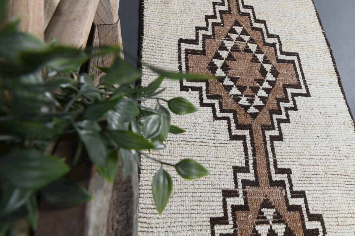 El yapımı vintage yolluk 91x300 cm tribal desenli yün - üstten görünüm