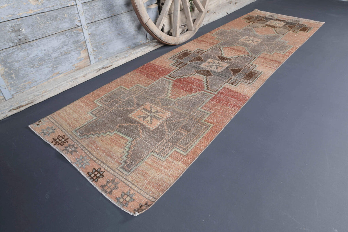 El yapımı vintage yolluk 91x318 cm geometrik desenli yün - yakın çekim doku detayı