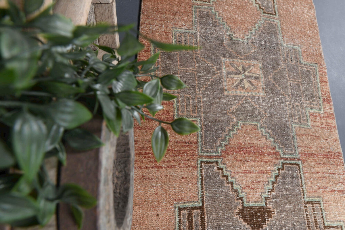 El yapımı vintage yolluk 91x318 cm geometrik desenli yün - üstten görünüm