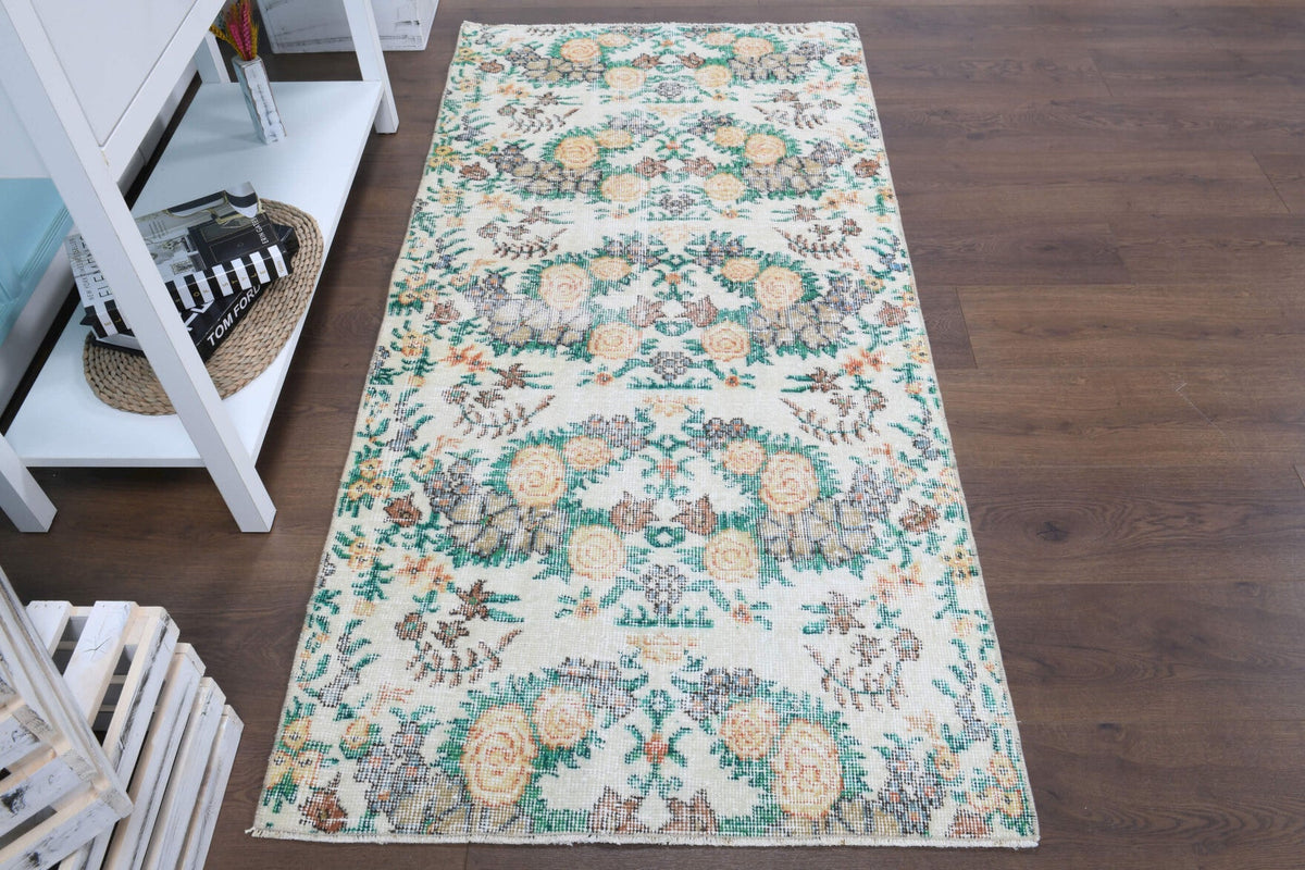 El yapımı vintage halı 61x152 cm çiçek desenli desenli yün - yakın çekim doku detayı