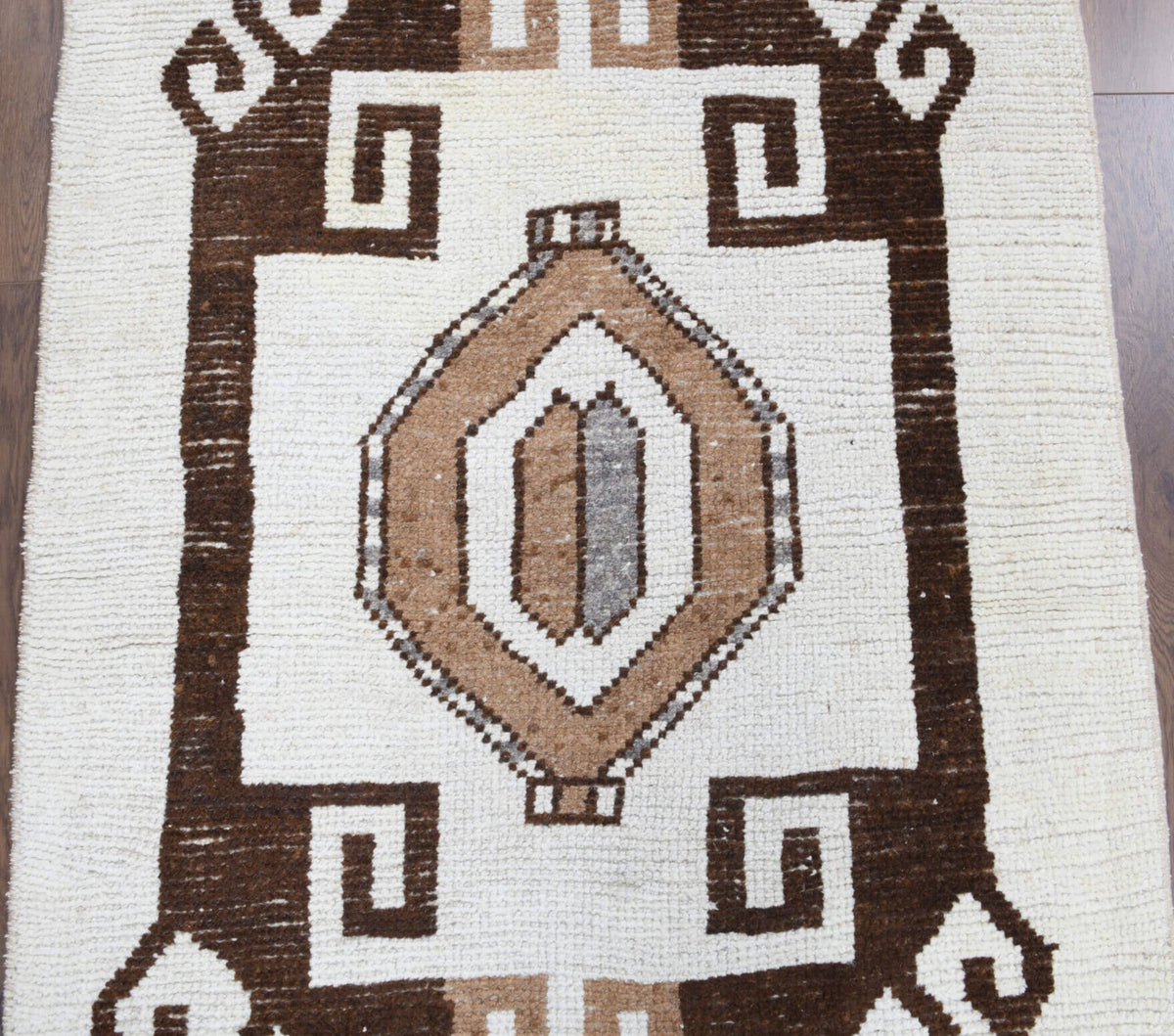 El yapımı vintage yolluk 91x351 cm tribal desenli yün - mekan görünümü