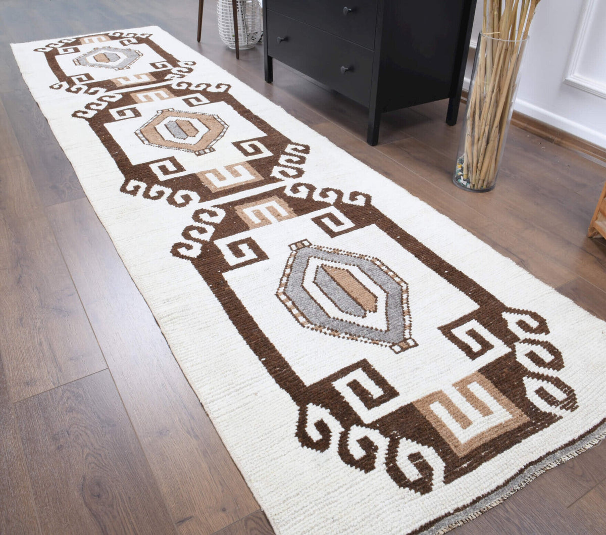 El yapımı vintage yolluk 91x351 cm tribal desenli yün - farklı açıdan görünüm