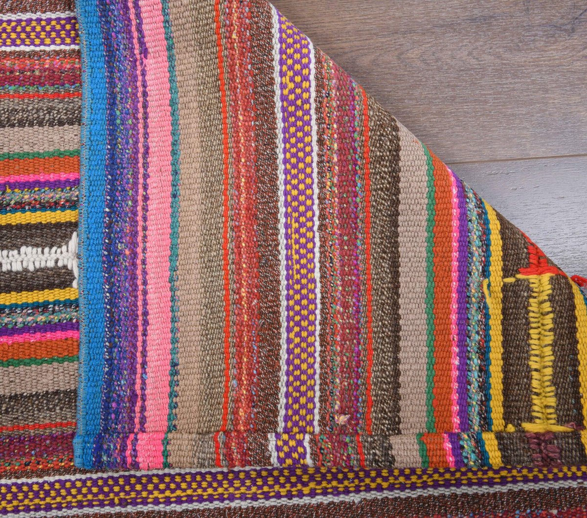 El yapımı vintage halı 76x198 cm kilim desenli yün - yakın çekim doku detayı