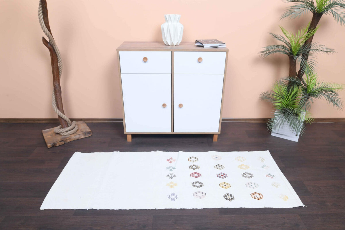 El yapımı vintage yolluk 79x185 cm düz desenli yün - kenar ve saçak detayı