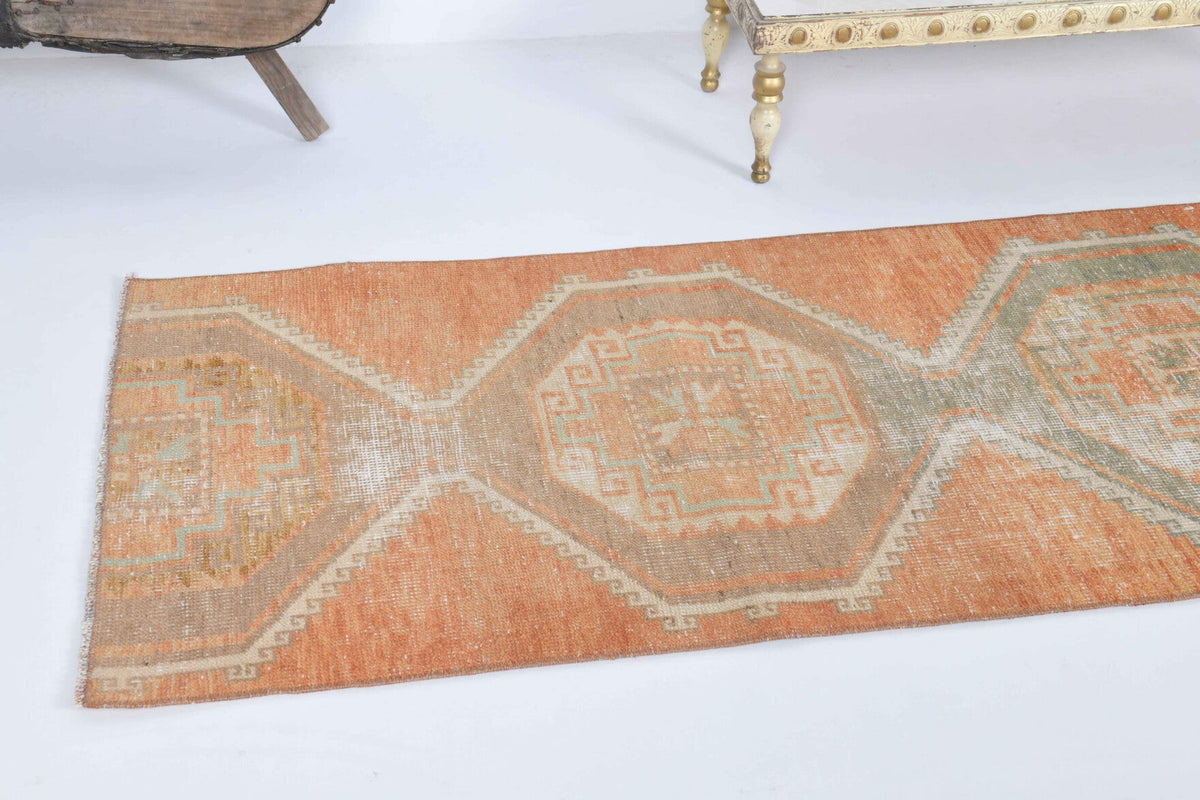 El yapımı vintage yolluk 79x295 cm geometrik desenli yün - yakın çekim doku detayı