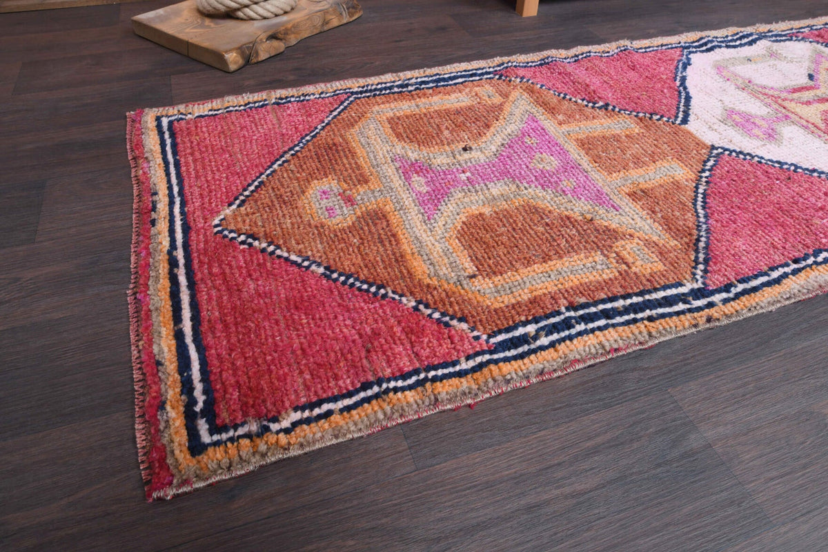 El yapımı vintage yolluk 81x269 cm i̇nsan figürlü desenli yün - yakın çekim doku detayı