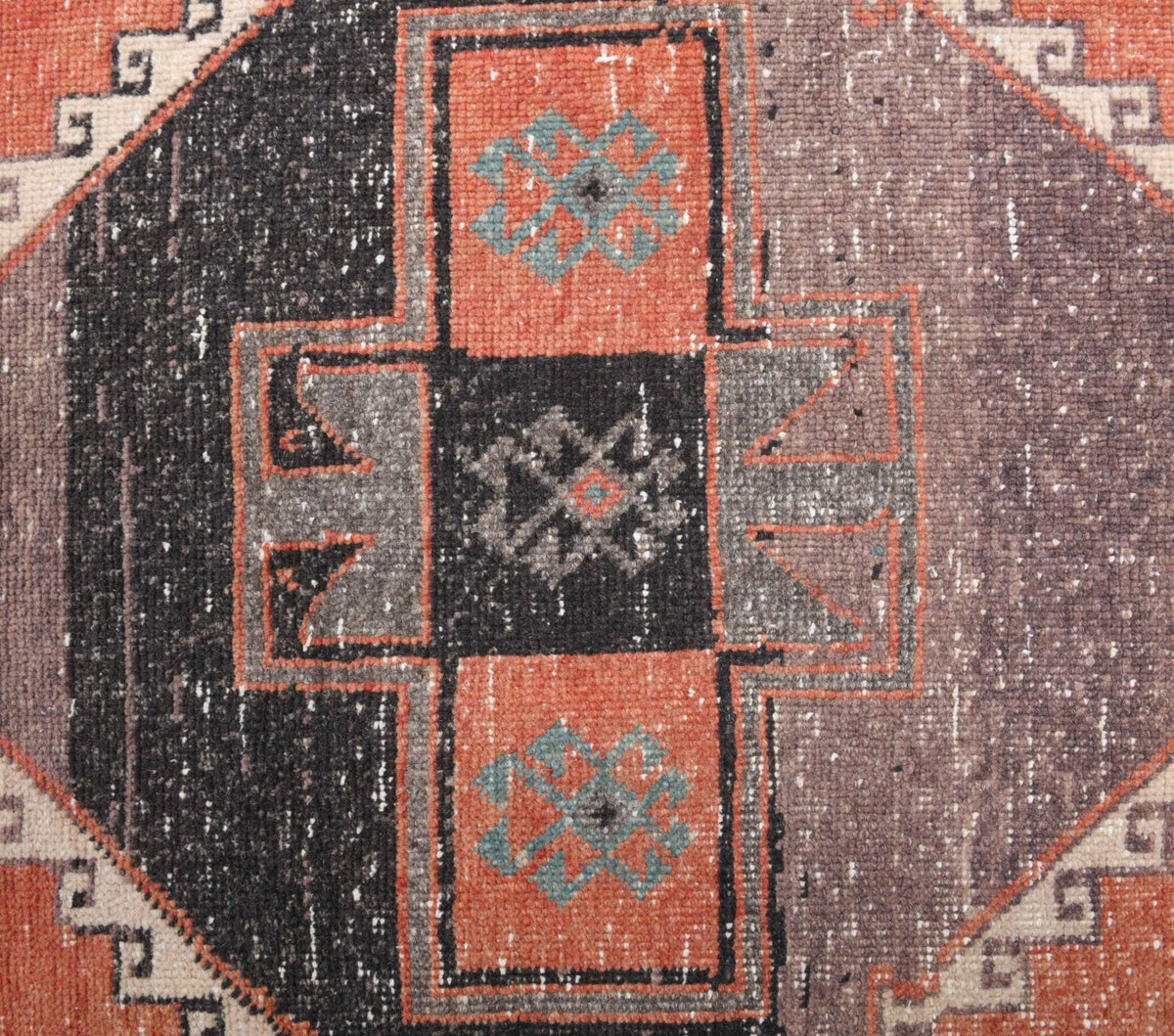 El yapımı vintage yolluk 91x305 cm geometrik desenli yün - kenar ve saçak detayı