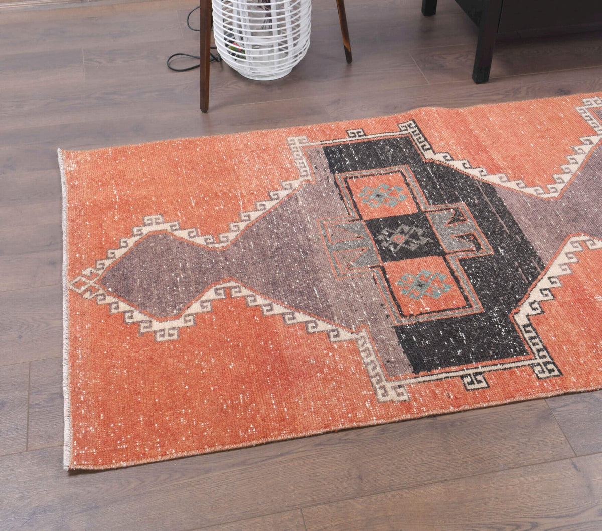 El yapımı vintage yolluk 91x305 cm geometrik desenli yün - mekan görünümü