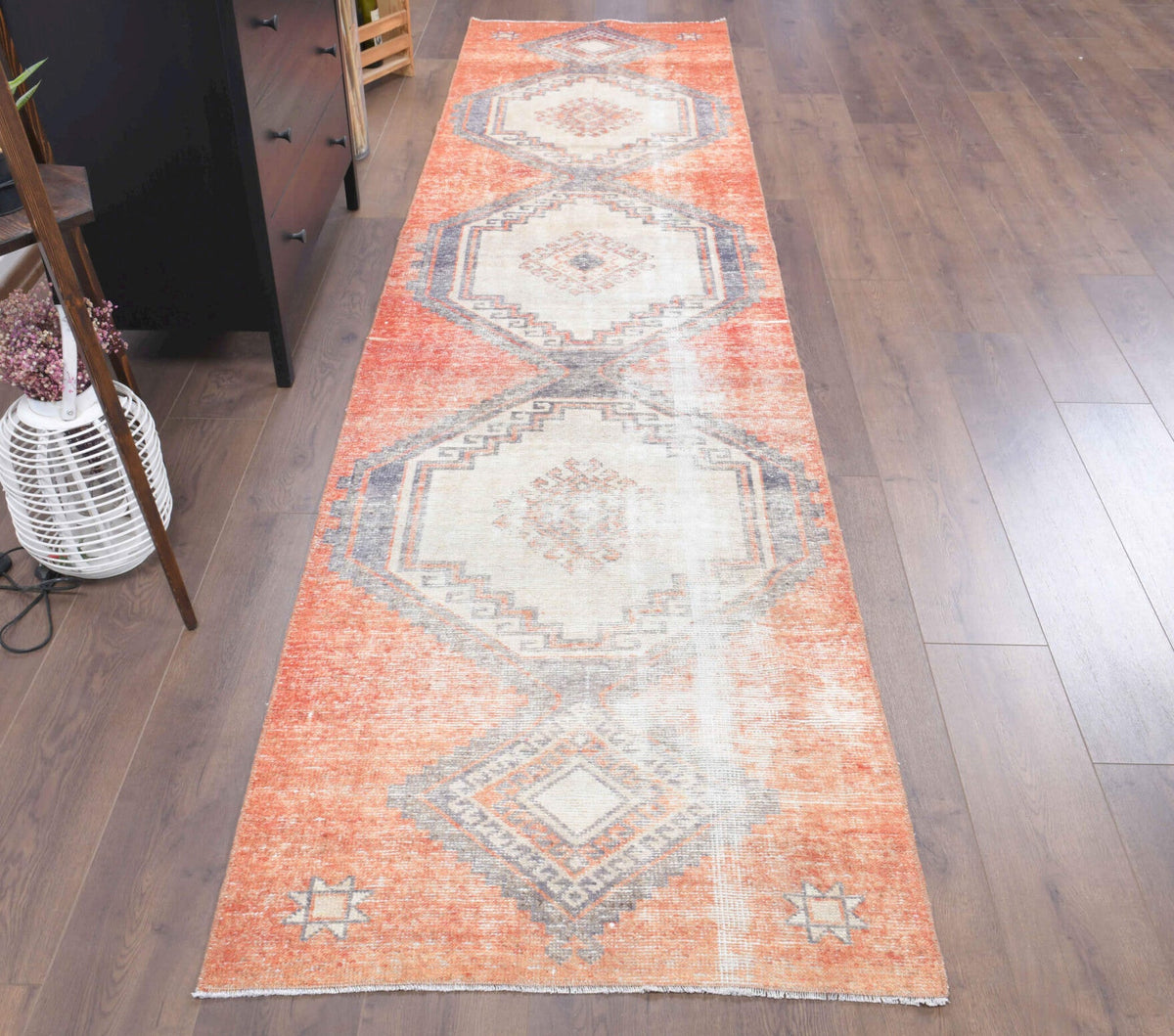 El yapımı vintage yolluk 91x368 cm geometrik desenli yün - yakın çekim doku detayı