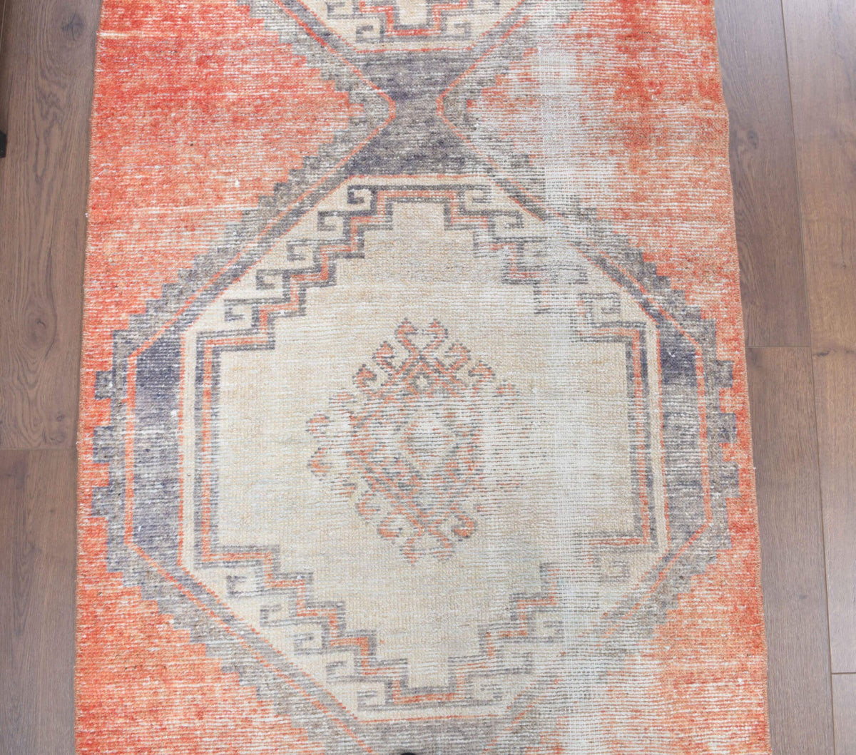 El yapımı vintage yolluk 91x368 cm geometrik desenli yün - kenar ve saçak detayı