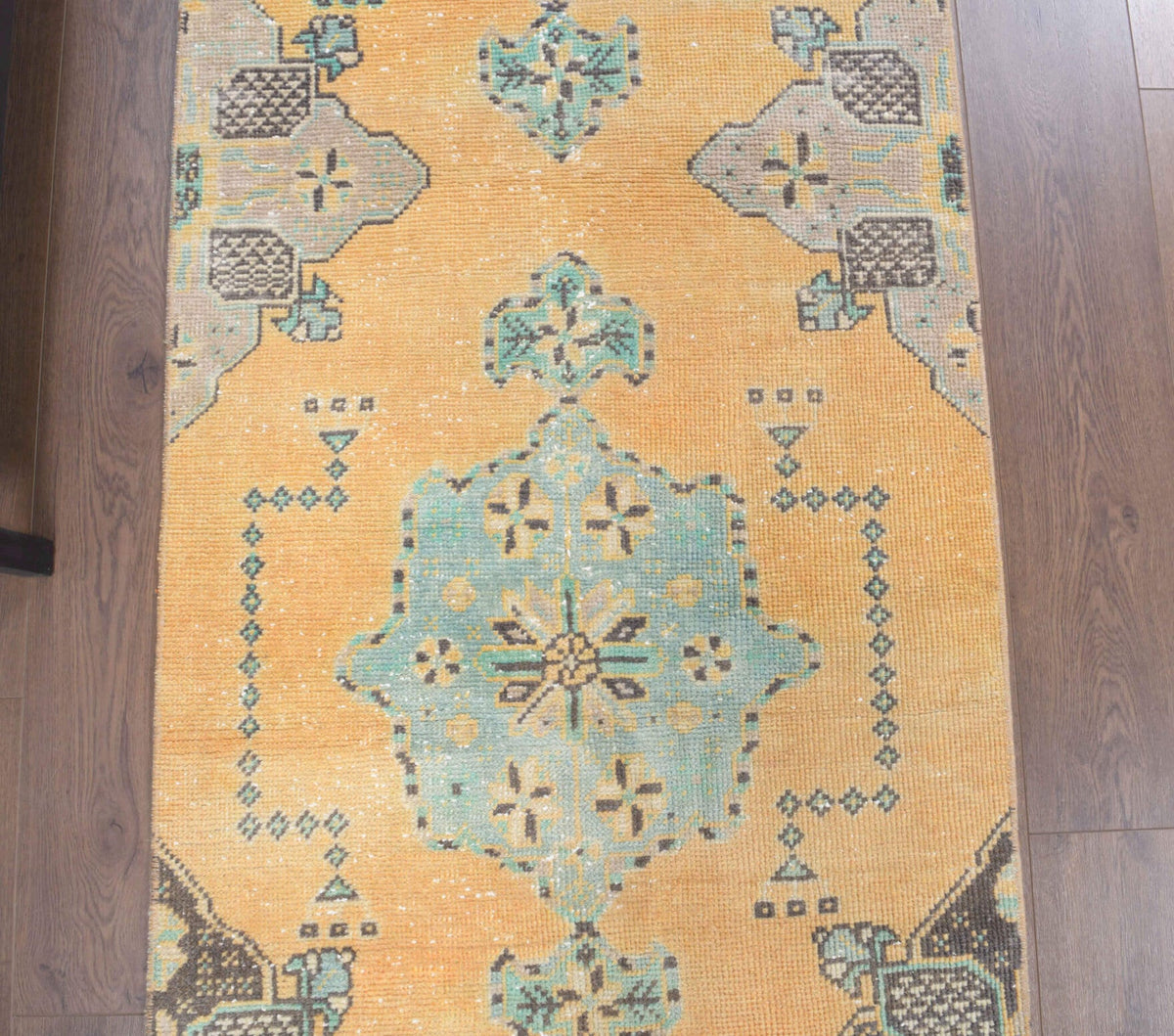 El yapımı vintage yolluk 81x201 cm oryantal desenli yün - yakın çekim doku detayı