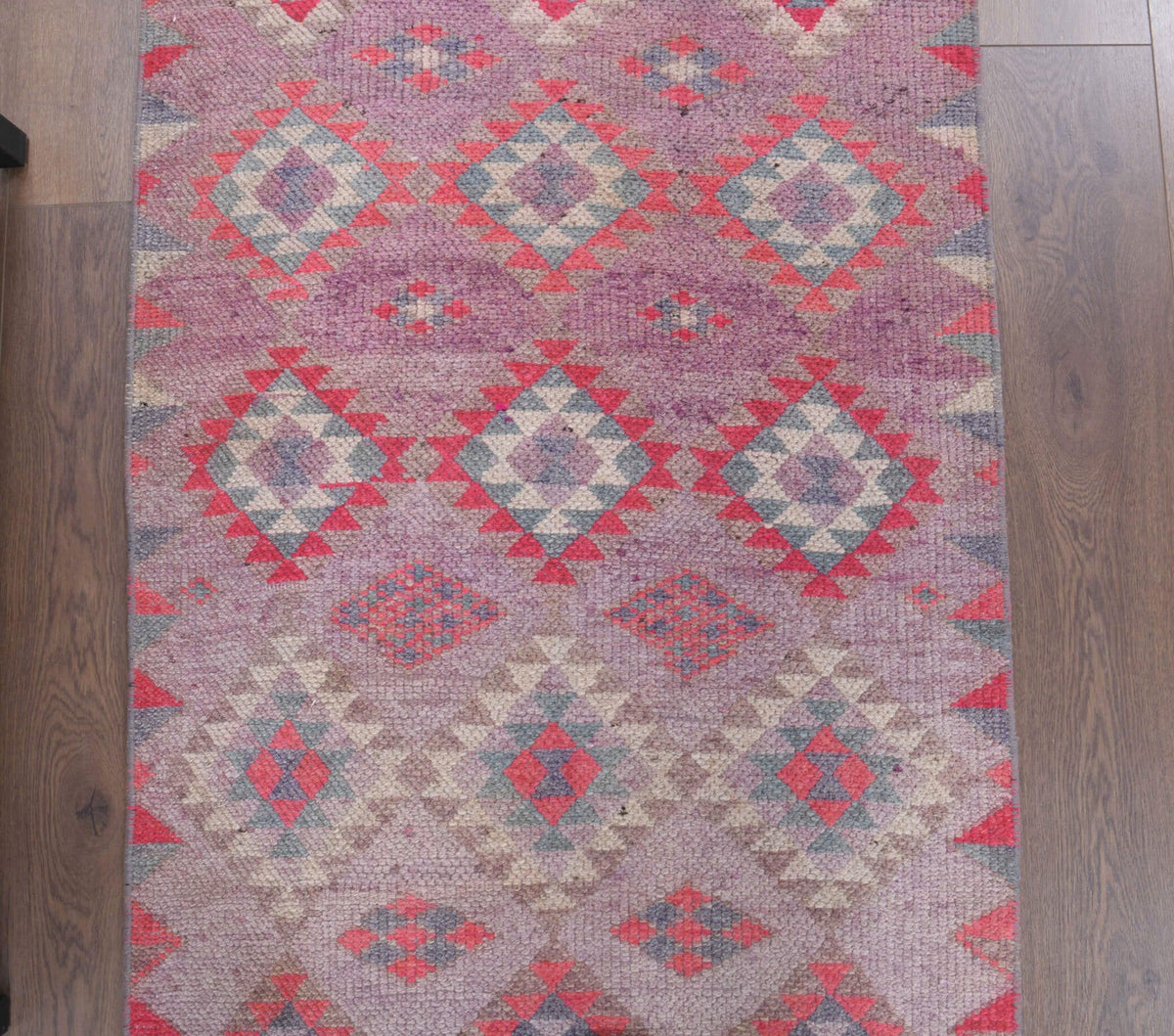 El yapımı vintage yolluk 61x305 cm i̇kat desenli yün - yakın çekim doku detayı
